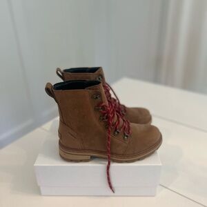 Sorel Women's Boots with Red Laces